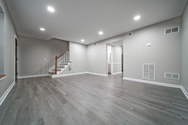 5510 Country Dr Apt 12, Nashville, TN 37211