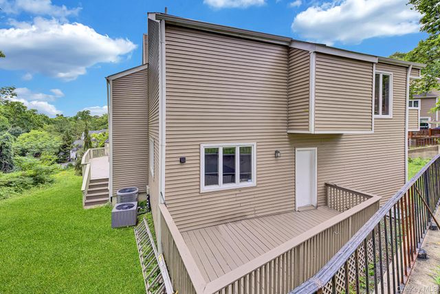 4 Verity Lane, Roslyn, NY 11576