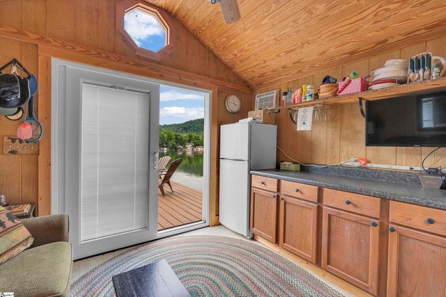 1700 W Lakeshore Drive, Landrum, SC 29356