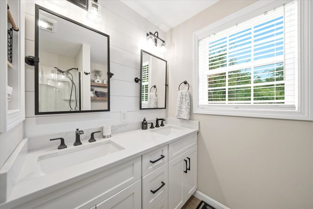 69 Mallard Point Road, Merrimack, NH 03054
