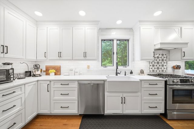 69 Mallard Point Road, Merrimack, NH 03054