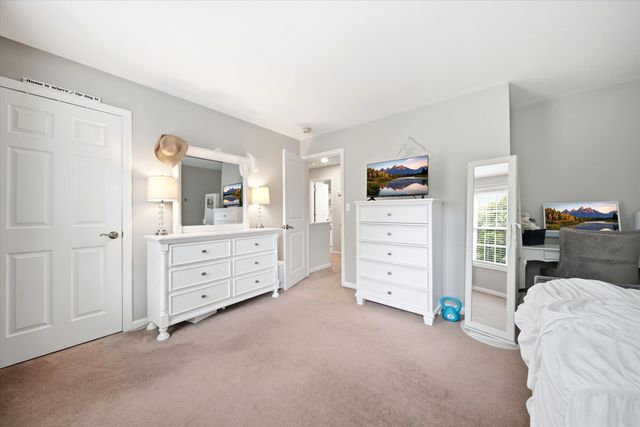 69 Mallard Point Road, Merrimack, NH 03054