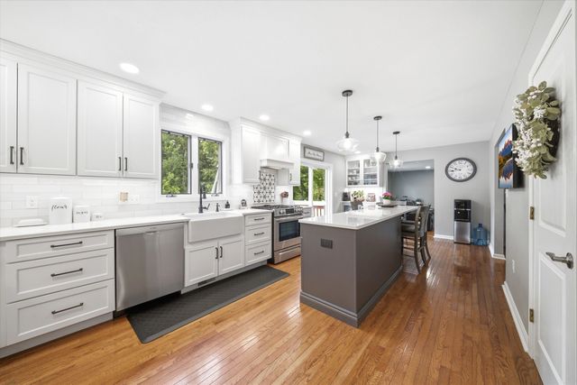 69 Mallard Point Road, Merrimack, NH 03054