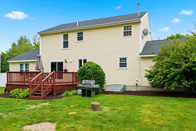 69 Mallard Point Road, Merrimack, NH 03054