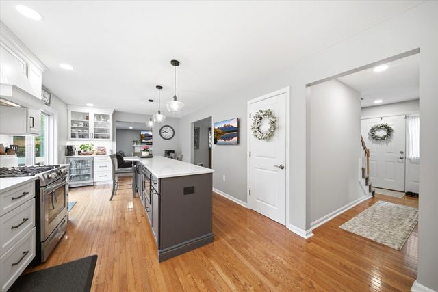 69 Mallard Point Road, Merrimack, NH 03054