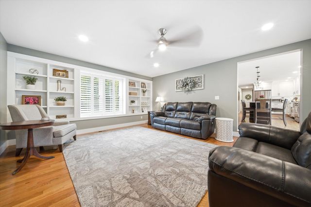 69 Mallard Point Road, Merrimack, NH 03054