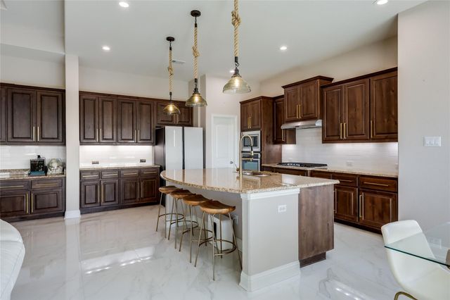 7430 Pace Ravine DR, Lago Vista, TX 78645