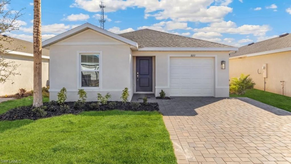 8011 CEDAR KEY WAY, Lehigh Acres, FL 33905