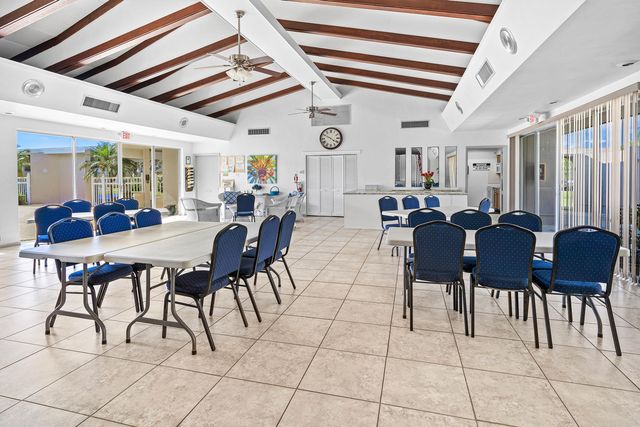 315 CIRCLE Drive S 201, Boynton Beach, FL 33435