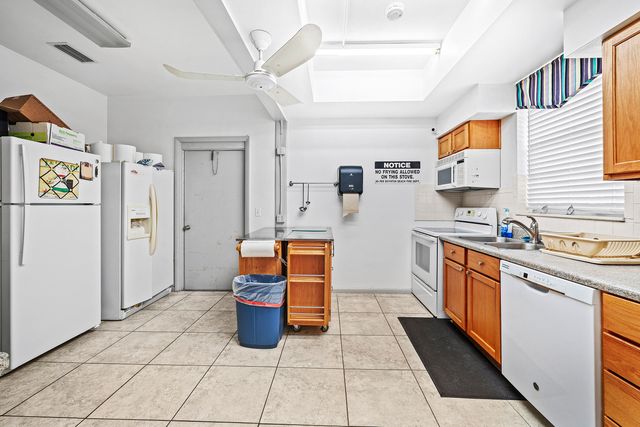 315 CIRCLE Drive S 201, Boynton Beach, FL 33435