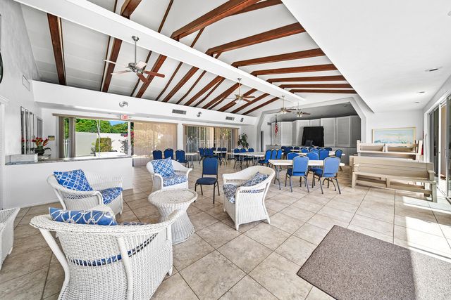 315 CIRCLE Drive S 201, Boynton Beach, FL 33435