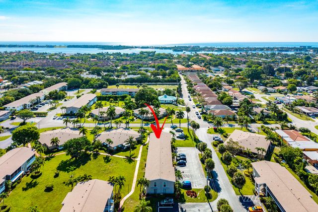 315 CIRCLE Drive S 201, Boynton Beach, FL 33435