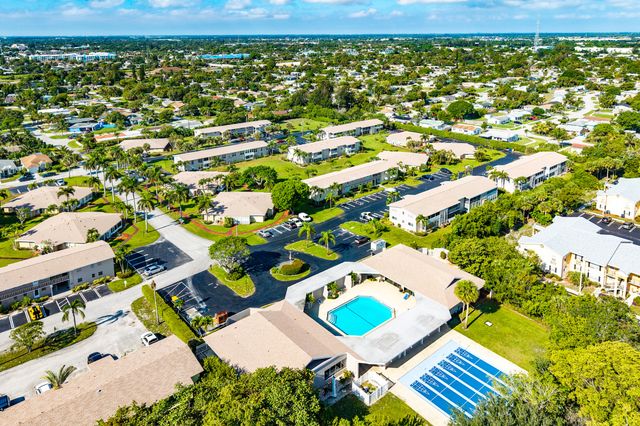 315 CIRCLE Drive S 201, Boynton Beach, FL 33435