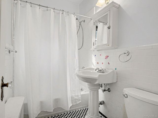 2 Westchester Avenue 4J, White Plains, NY 10601
