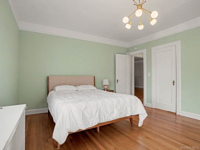2 Westchester Avenue 4J, White Plains, NY 10601