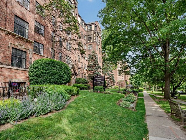 2 Westchester Avenue 4J, White Plains, NY 10601