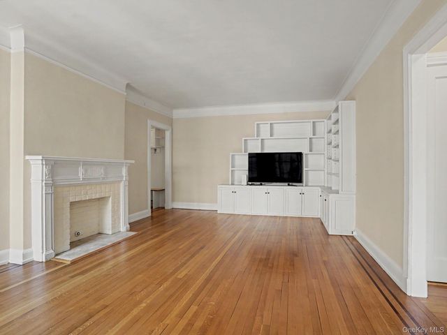 2 Westchester Avenue 4J, White Plains, NY 10601