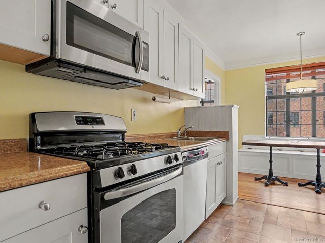 2 Westchester Avenue 4J, White Plains, NY 10601