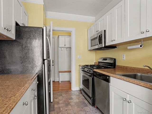 2 Westchester Avenue 4J, White Plains, NY 10601