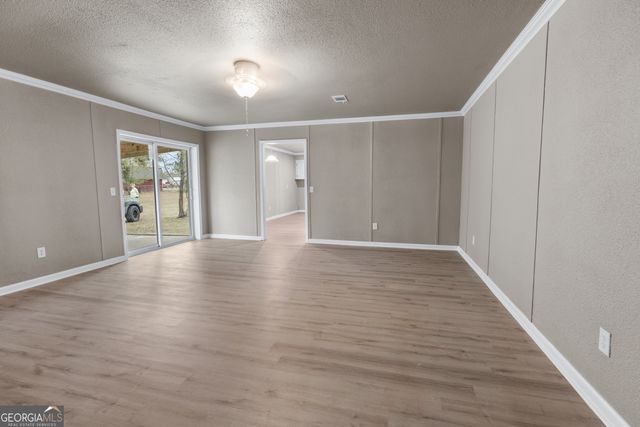 545 S 5th Street, Jesup, GA 31545