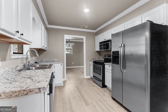 545 S 5th Street, Jesup, GA 31545