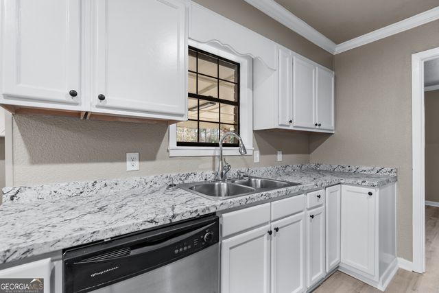 545 S 5th Street, Jesup, GA 31545