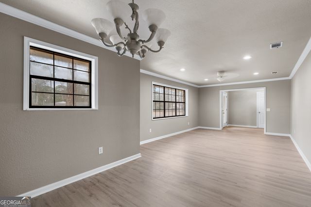 545 S 5th Street, Jesup, GA 31545