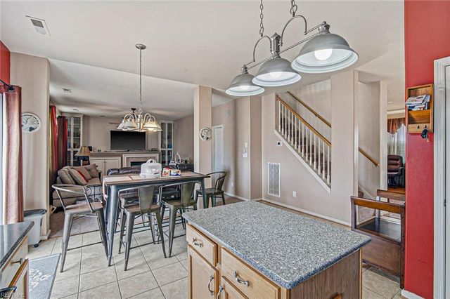 945 Foxboro DR, Newport News, VA 23602