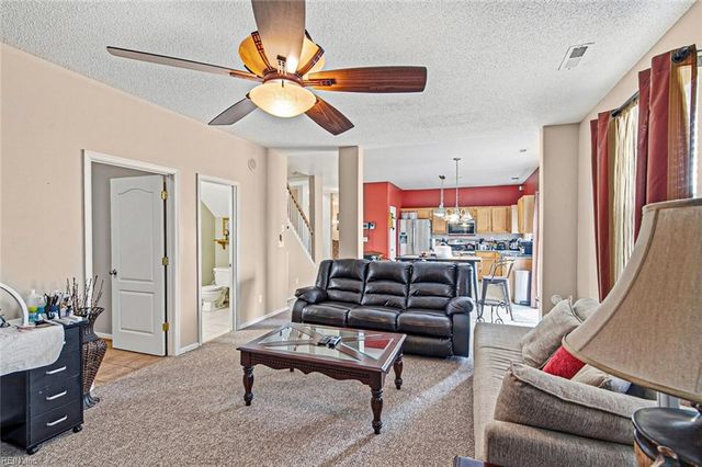 945 Foxboro DR, Newport News, VA 23602