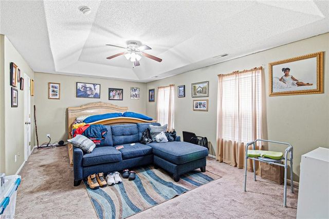 945 Foxboro DR, Newport News, VA 23602