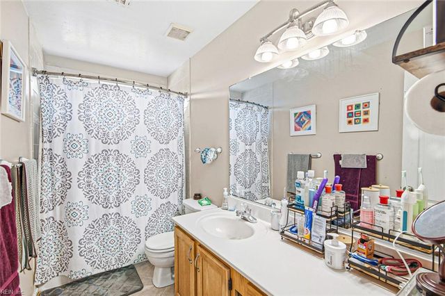 945 Foxboro DR, Newport News, VA 23602