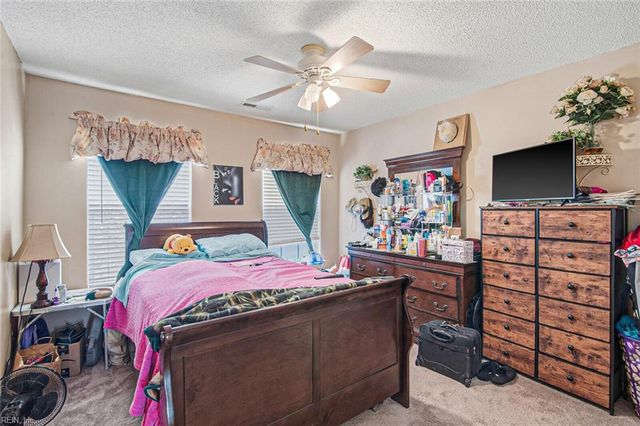 945 Foxboro DR, Newport News, VA 23602