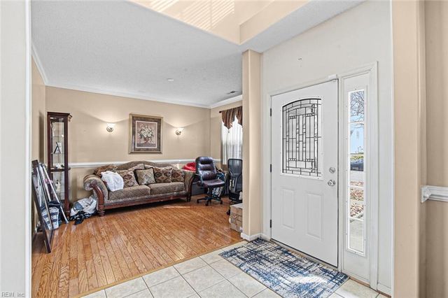 945 Foxboro DR, Newport News, VA 23602