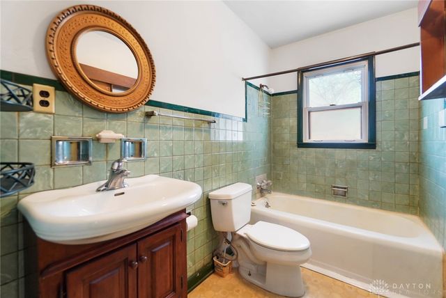 5711 Fairview Drive, Franklin, OH 45005