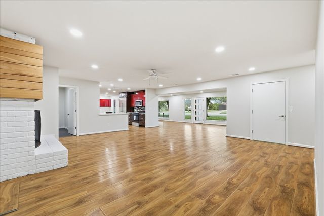 604 Donna Lane, Bedford, TX 76022