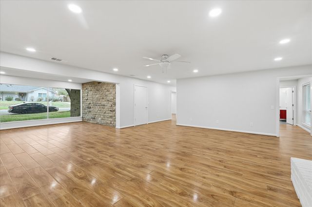 604 Donna Lane, Bedford, TX 76022