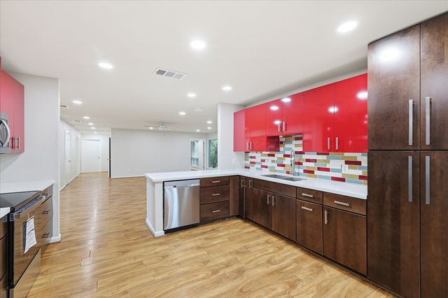 604 Donna Lane, Bedford, TX 76022