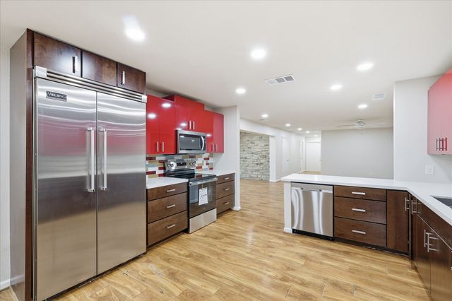 604 Donna Lane, Bedford, TX 76022