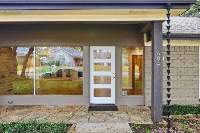 604 Donna Lane, Bedford, TX 76022