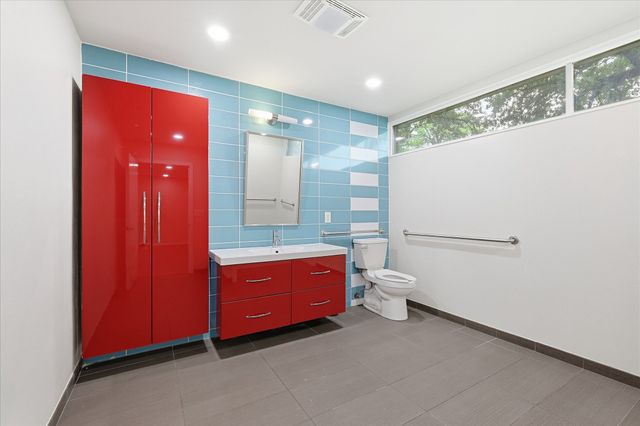 604 Donna Lane, Bedford, TX 76022