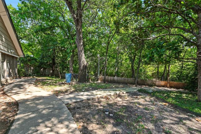 604 Donna Lane, Bedford, TX 76022