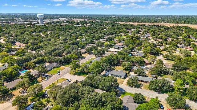 604 Donna Lane, Bedford, TX 76022