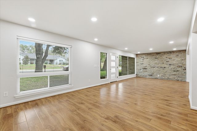 604 Donna Lane, Bedford, TX 76022