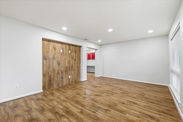 604 Donna Lane, Bedford, TX 76022