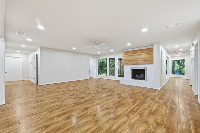 604 Donna Lane, Bedford, TX 76022