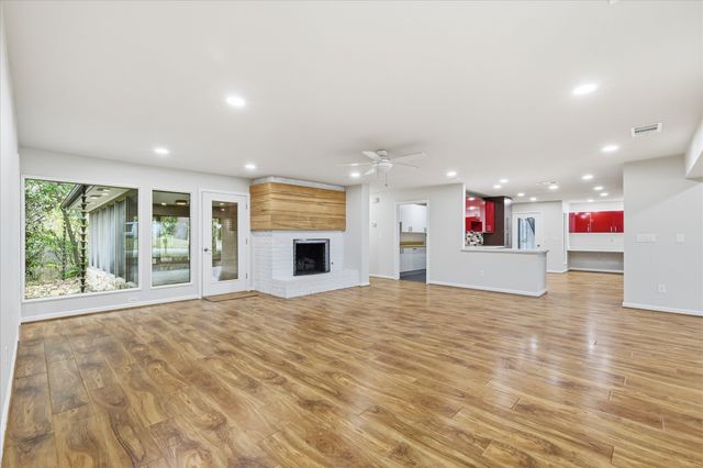 604 Donna Lane, Bedford, TX 76022