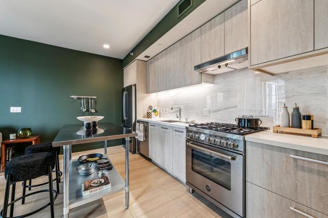 188 W Saint James Street 11910, San Jose, CA 95110