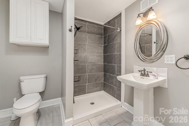 1164 Bradford Mountain Road, Lenoir, NC 28645