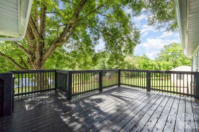 1164 Bradford Mountain Road, Lenoir, NC 28645