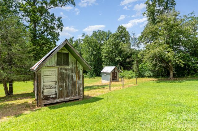 1164 Bradford Mountain Road, Lenoir, NC 28645